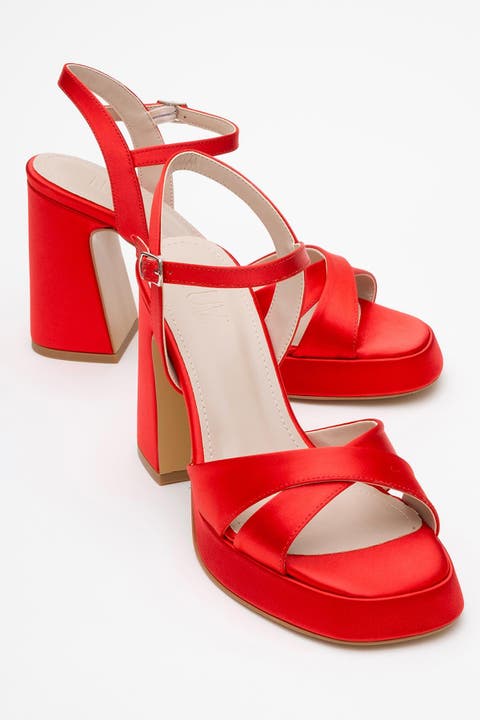 Yvonne Platform Sandals