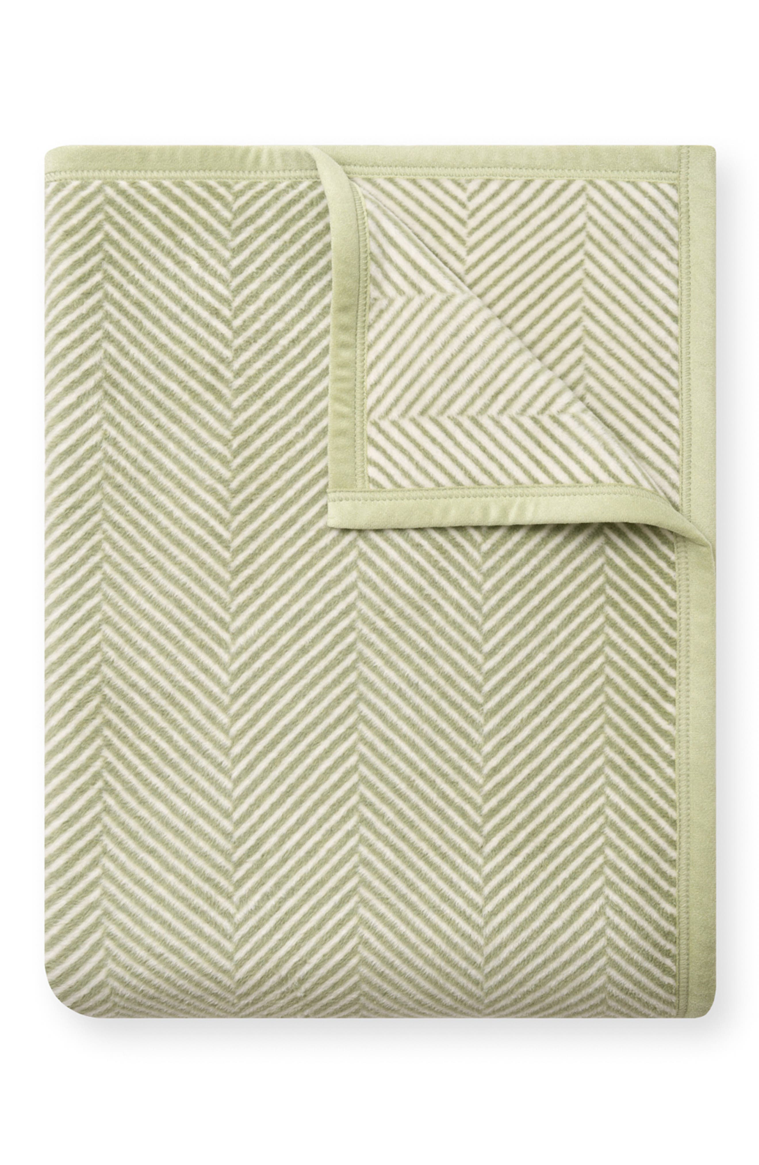 selected GREEN