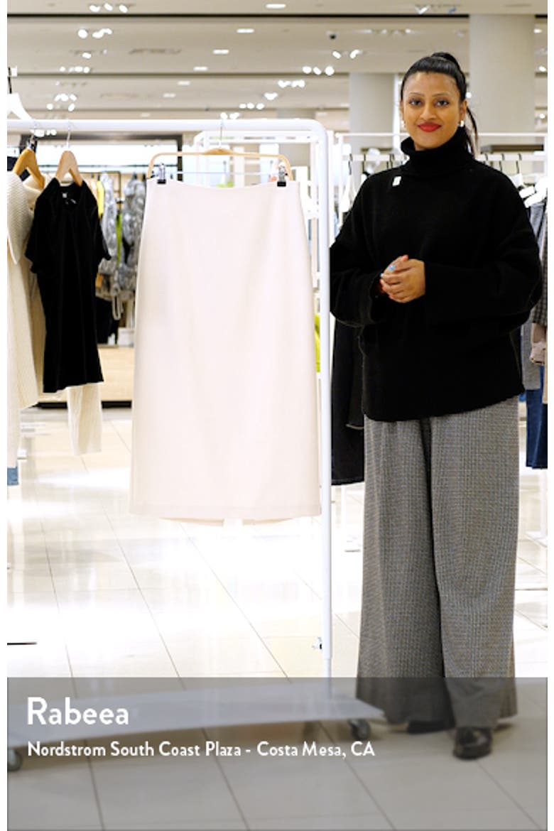 Lean Maxi Pencil Skirt video