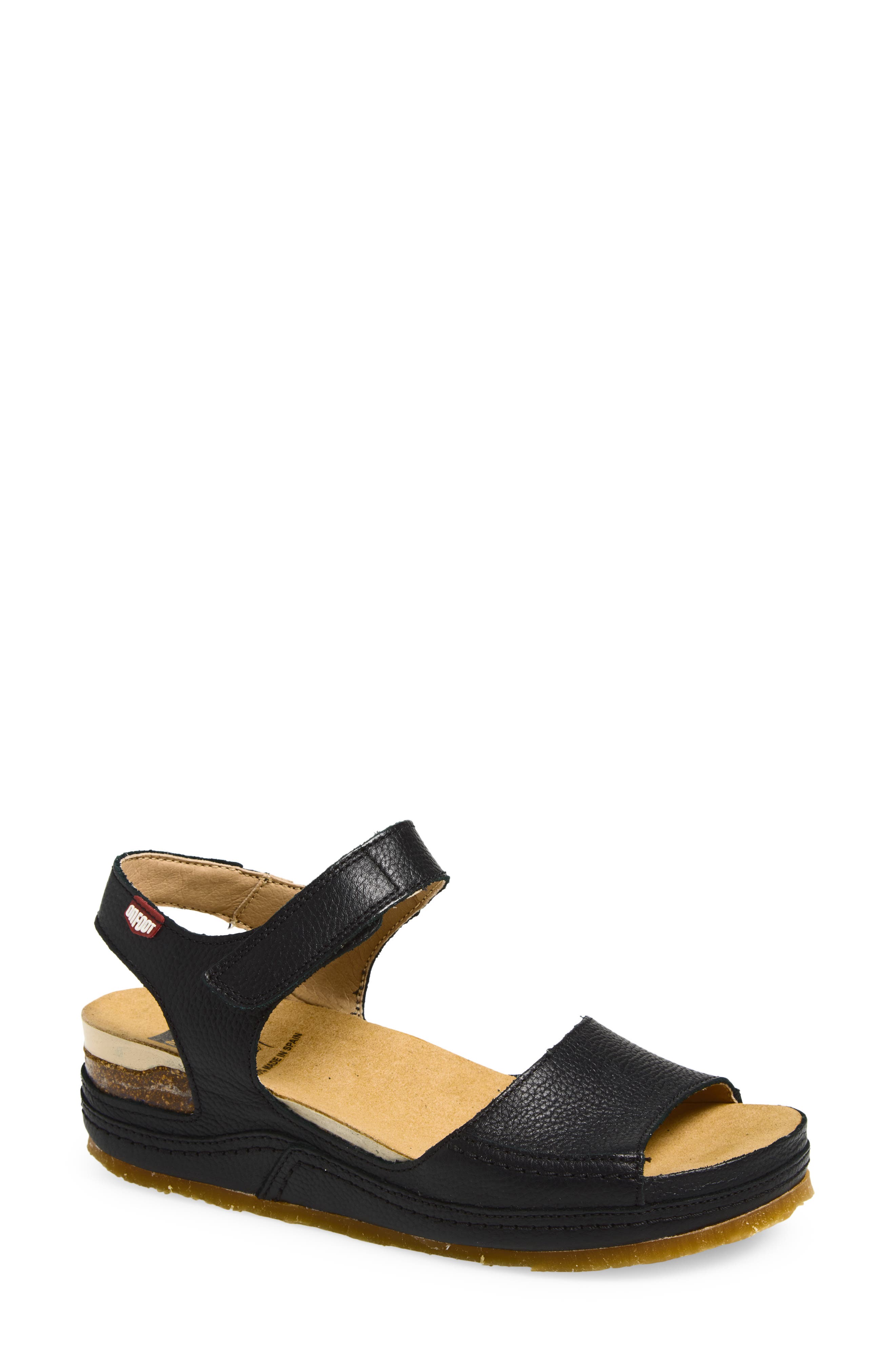 On Foot Cynara Platform Sandal, Main, color, Black