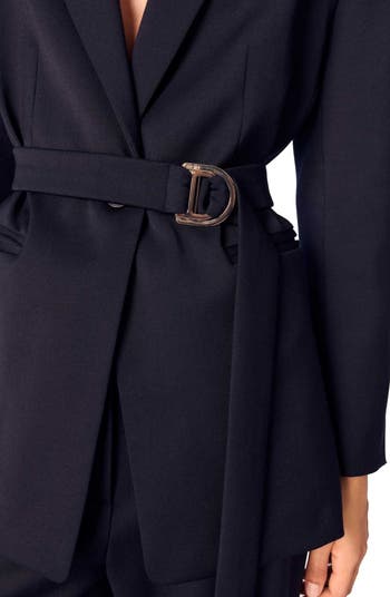 Suit jacket with pleated back
