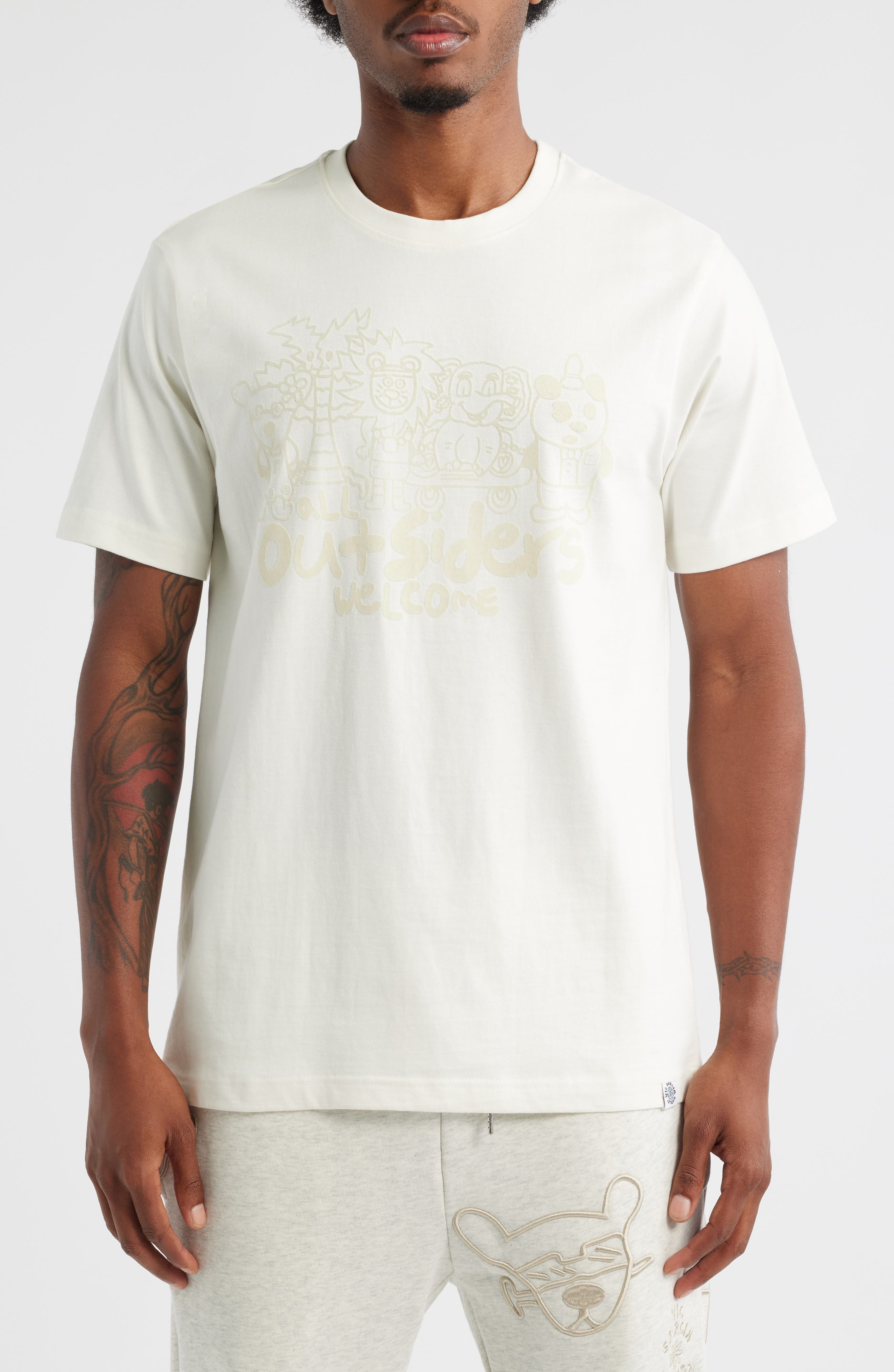 VIC GARCIA WORLD Outsiders Welcome Graphic T-Shirt in Vanilla Ice 