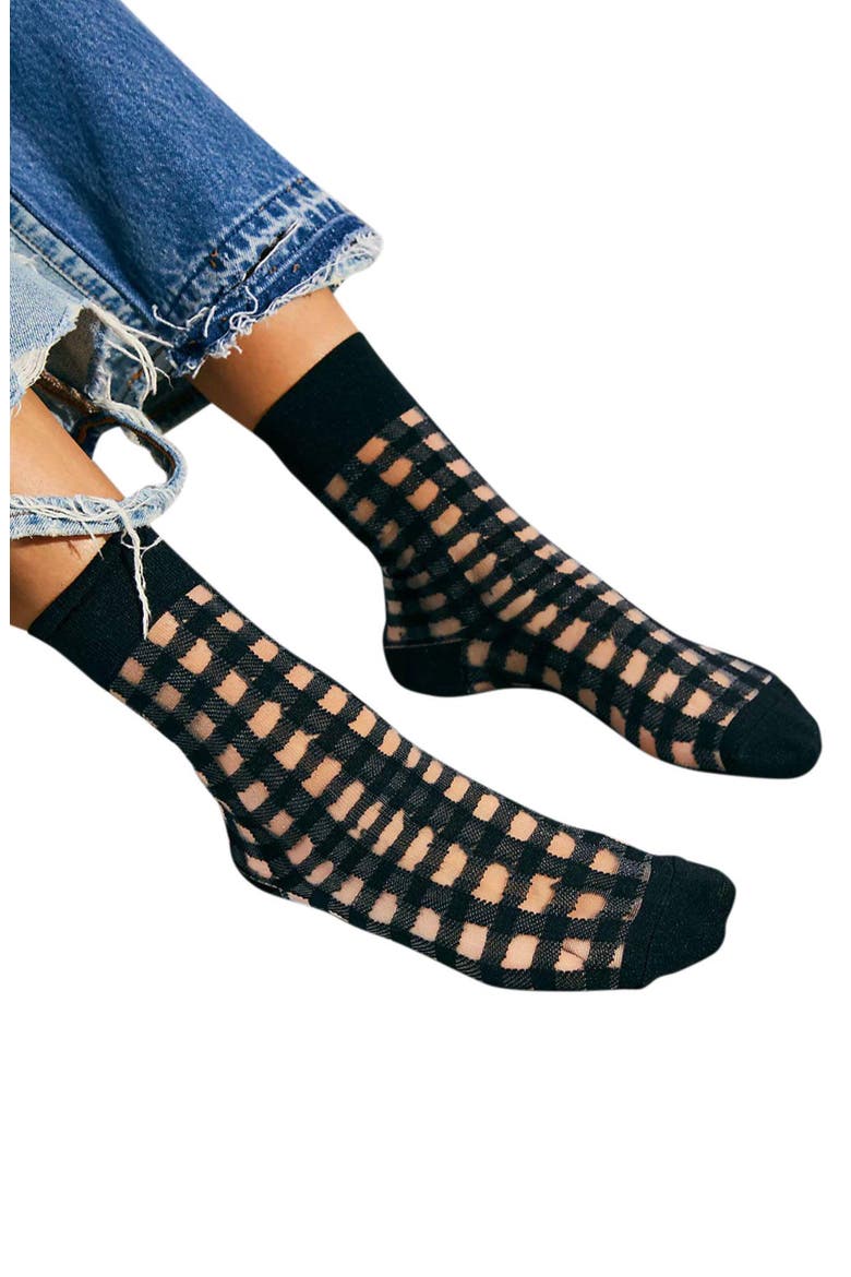Gingham Places Sheer Quarter Crew Socks, Alternate, color, BLACK