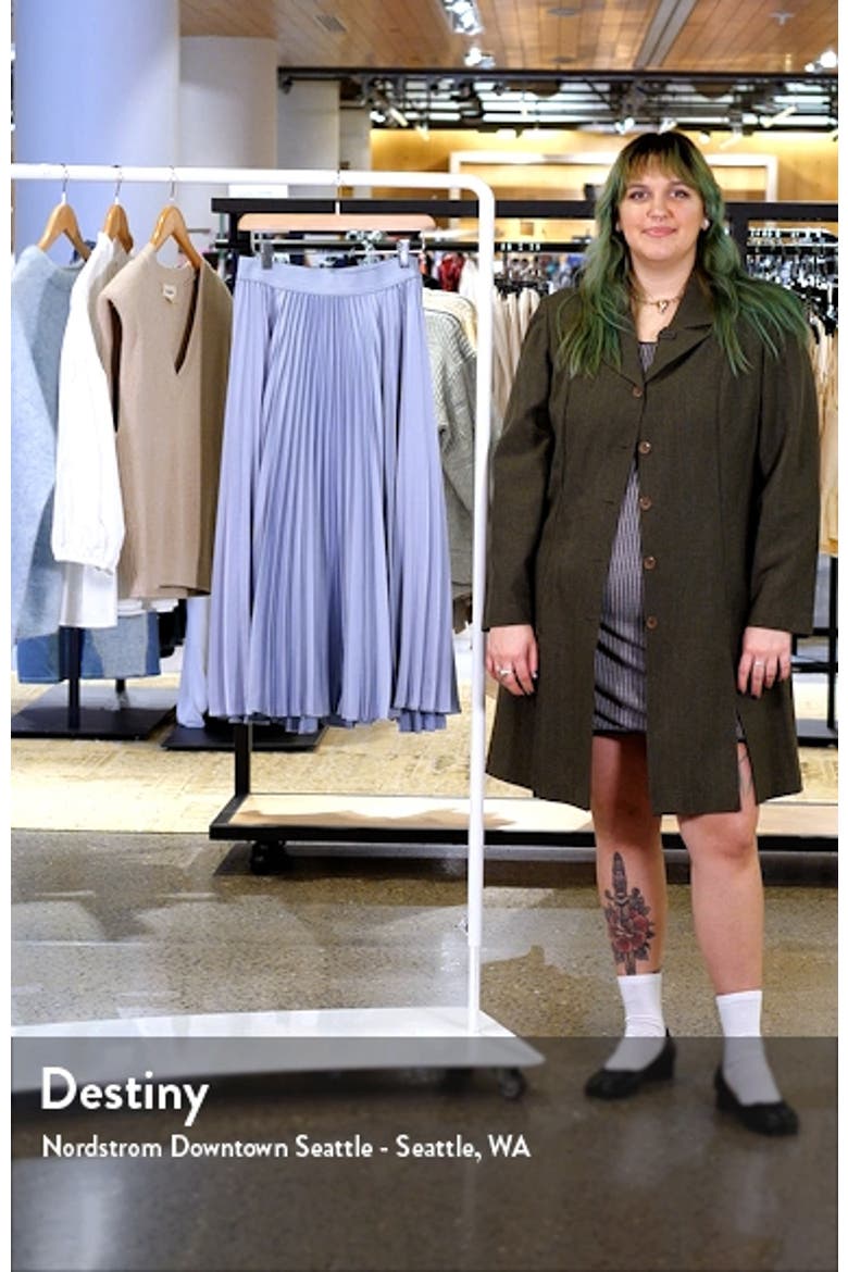 Pleated Slit Hem Midi Skirt video
