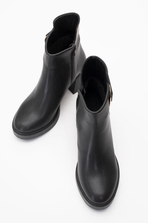 Prologue Shoes Rashe Block Heel Zip Boot In Black