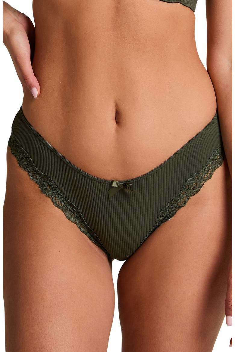 Lola Brazilian, Main, color, Green