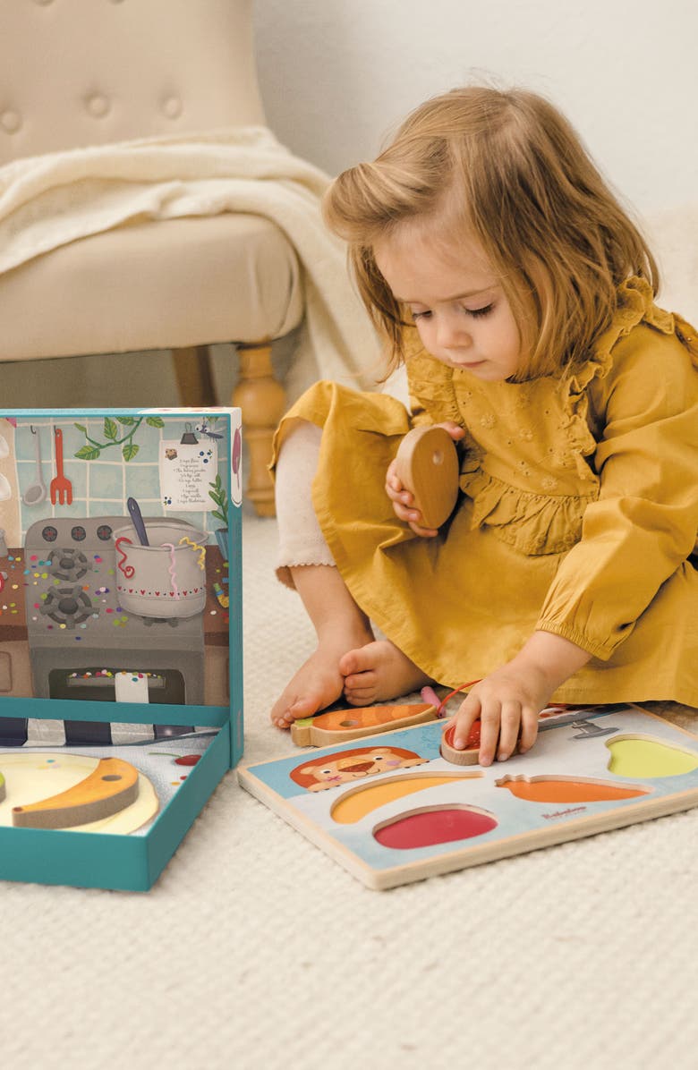 Bababoo and friends<sup>®</sup> Little Worm Loves to Eat Threading Puzzle, Alternate, color, Multi / Red