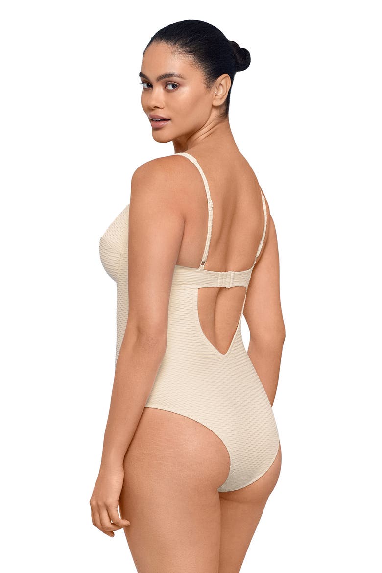 Smoothing and Sculpting Grid Textured Underwire One-Piece Swimsuit, Alternate, color, Pearl