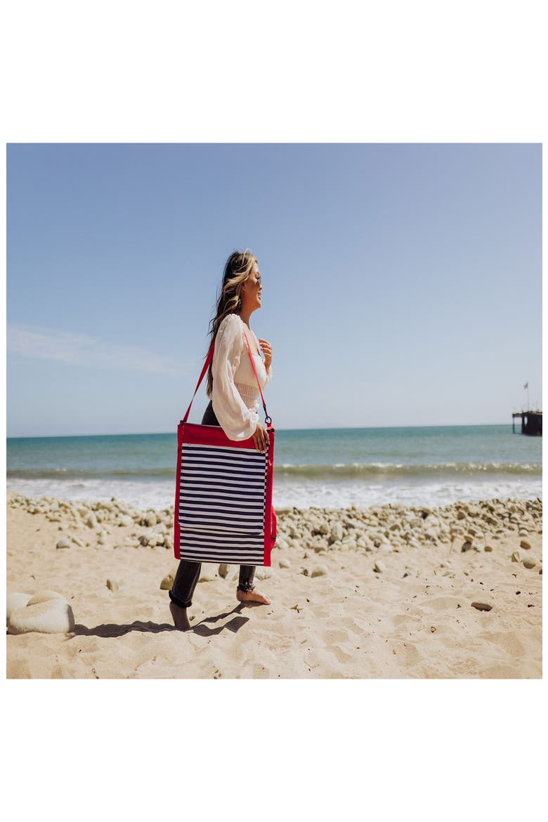 Beachcomber Oniva Blue Pinstripe Portable Beach Chair & Tote, Alternate, color, BLUE PINSTRIPE