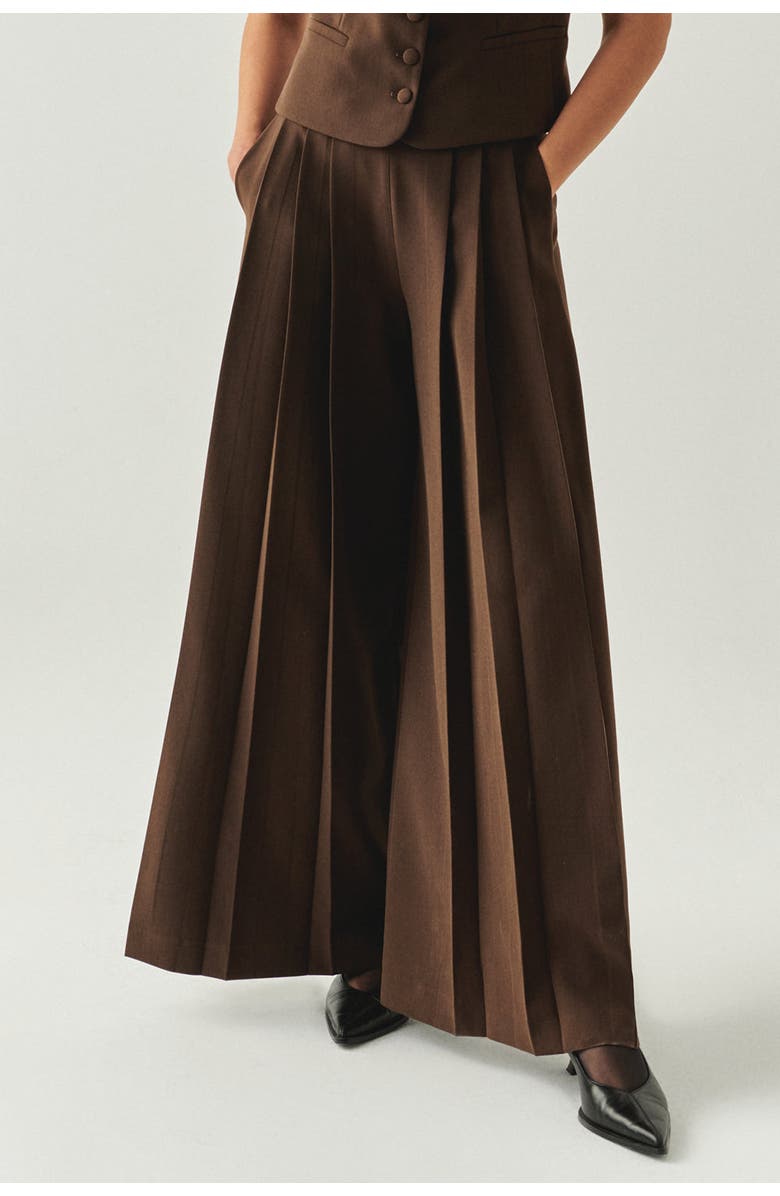 Exquise Wide, Alternate, color, Brick Red