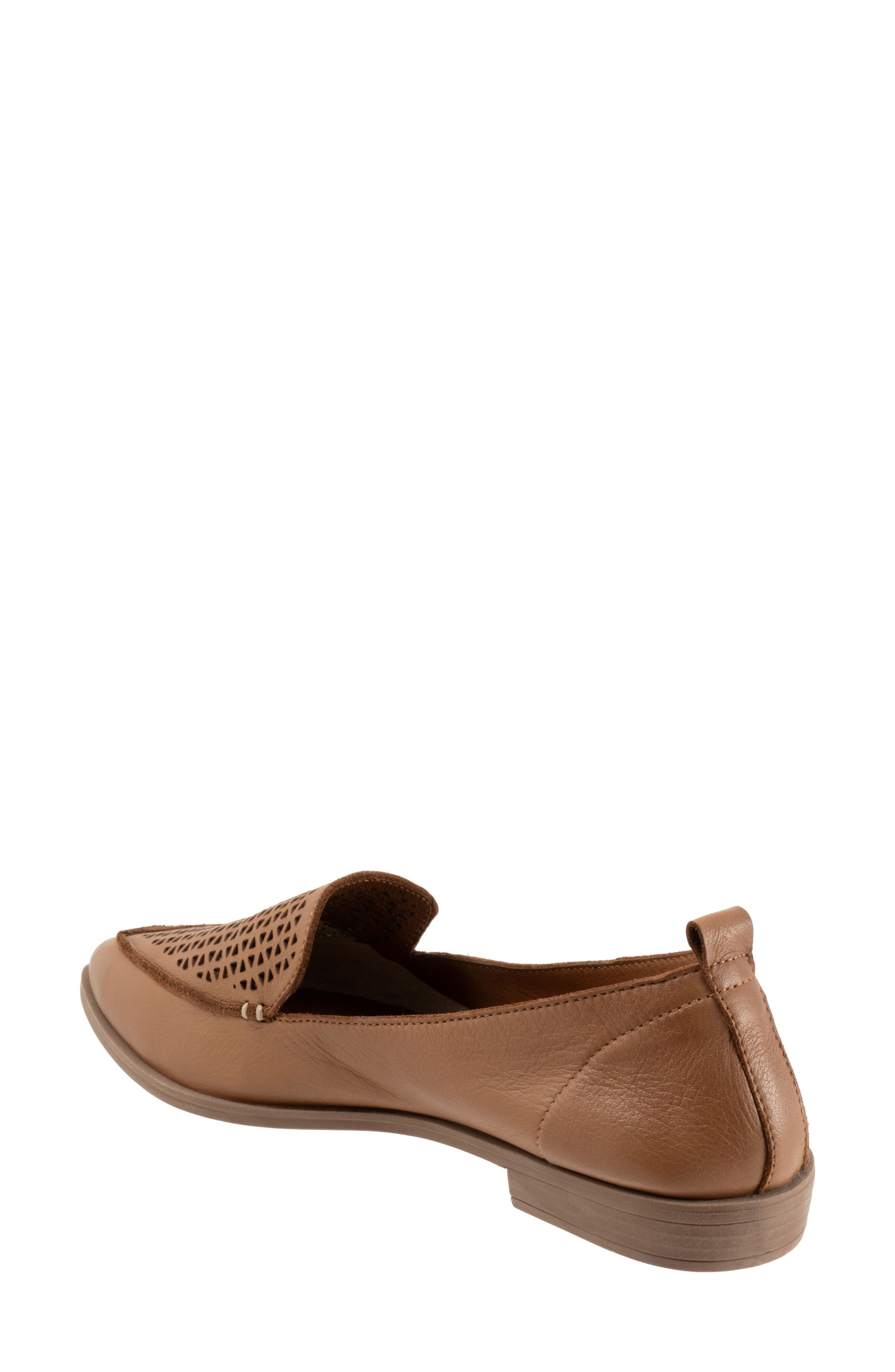 Bueno Blazey Pointed Toe Flat, Alternate, color, Walnut