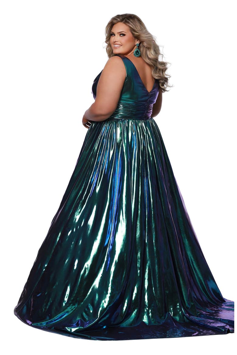 Bra-Friendly V-Neckline Plus Size A-Line Formal Gown, Main, color, Peacock
