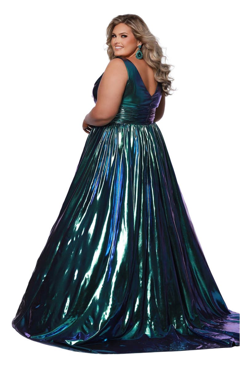 Sydney's Closet Bra-Friendly V-Neckline Plus Size A-Line Formal Gown, Main, color,