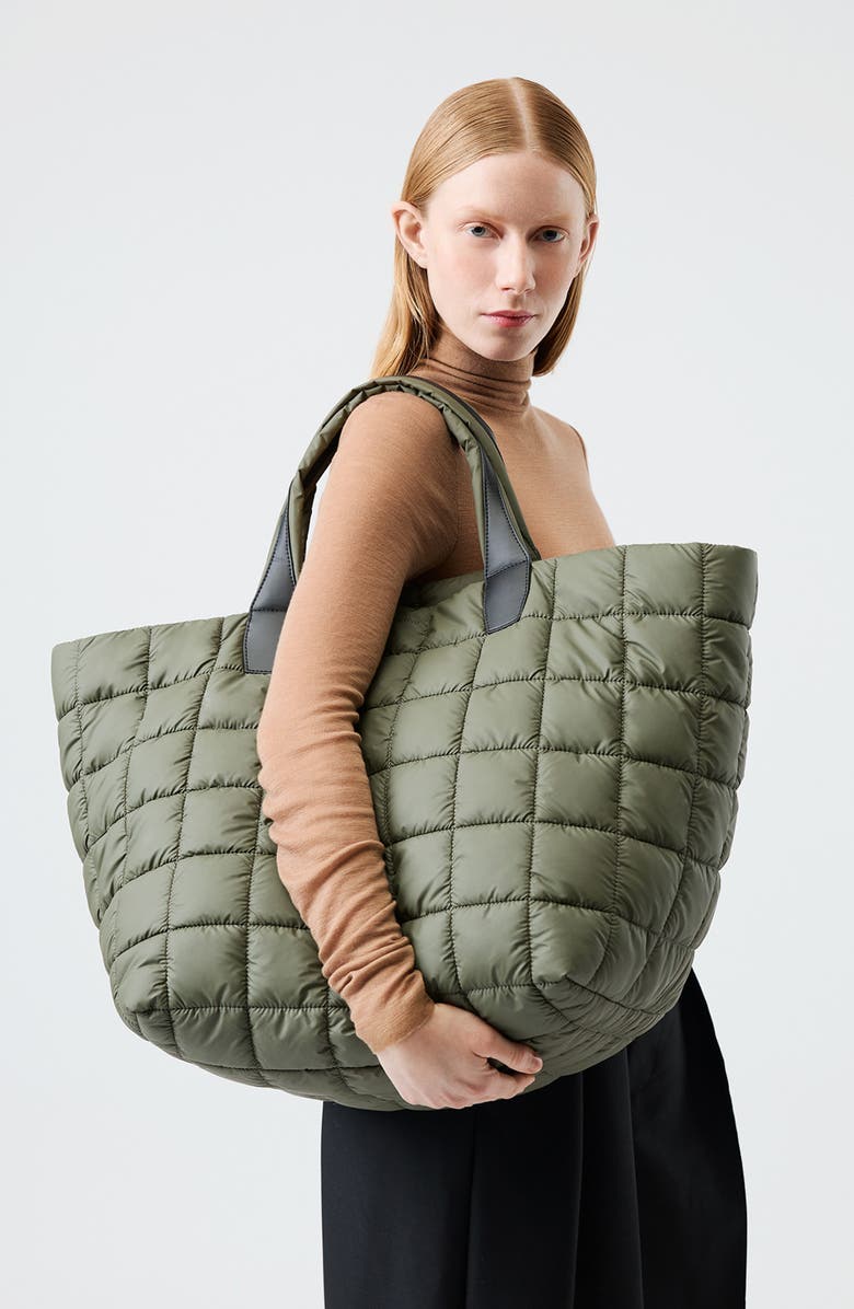 VeeCollective Porter Water Repellent Quilted Weekend Bag, Alternate, color, Moss