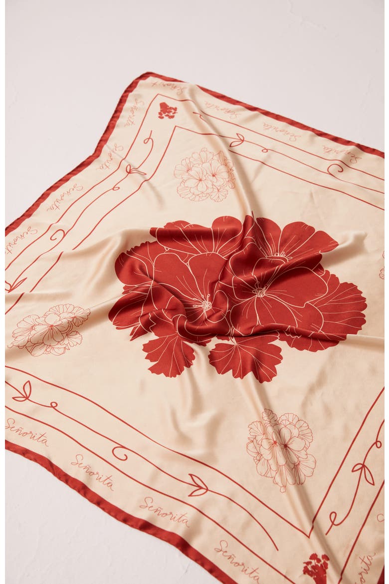 Luisa Scarve, Alternate, color, Red