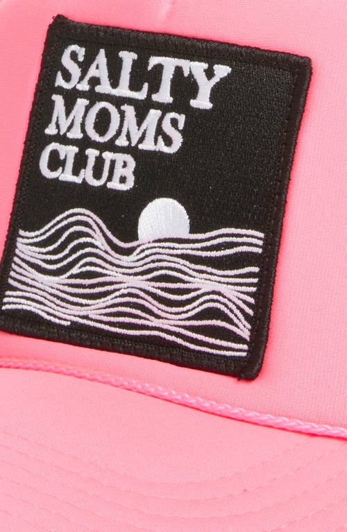 Friday Feelin ' Salty Moms Club Patch Trucker Hat In Pink