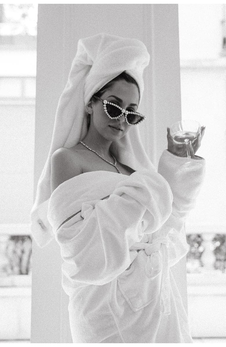 Untamed Petals Times Square Sunnies, Alternate, color, Black