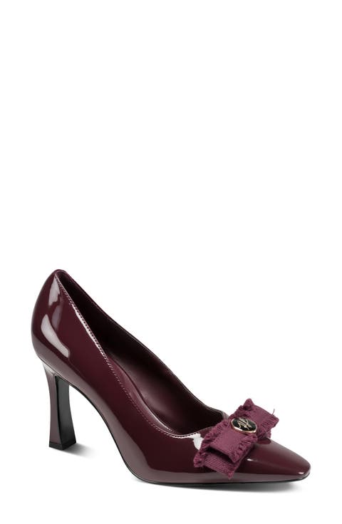 Shary Pointed Toe Pump