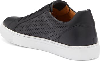 Phenom Sneaker
