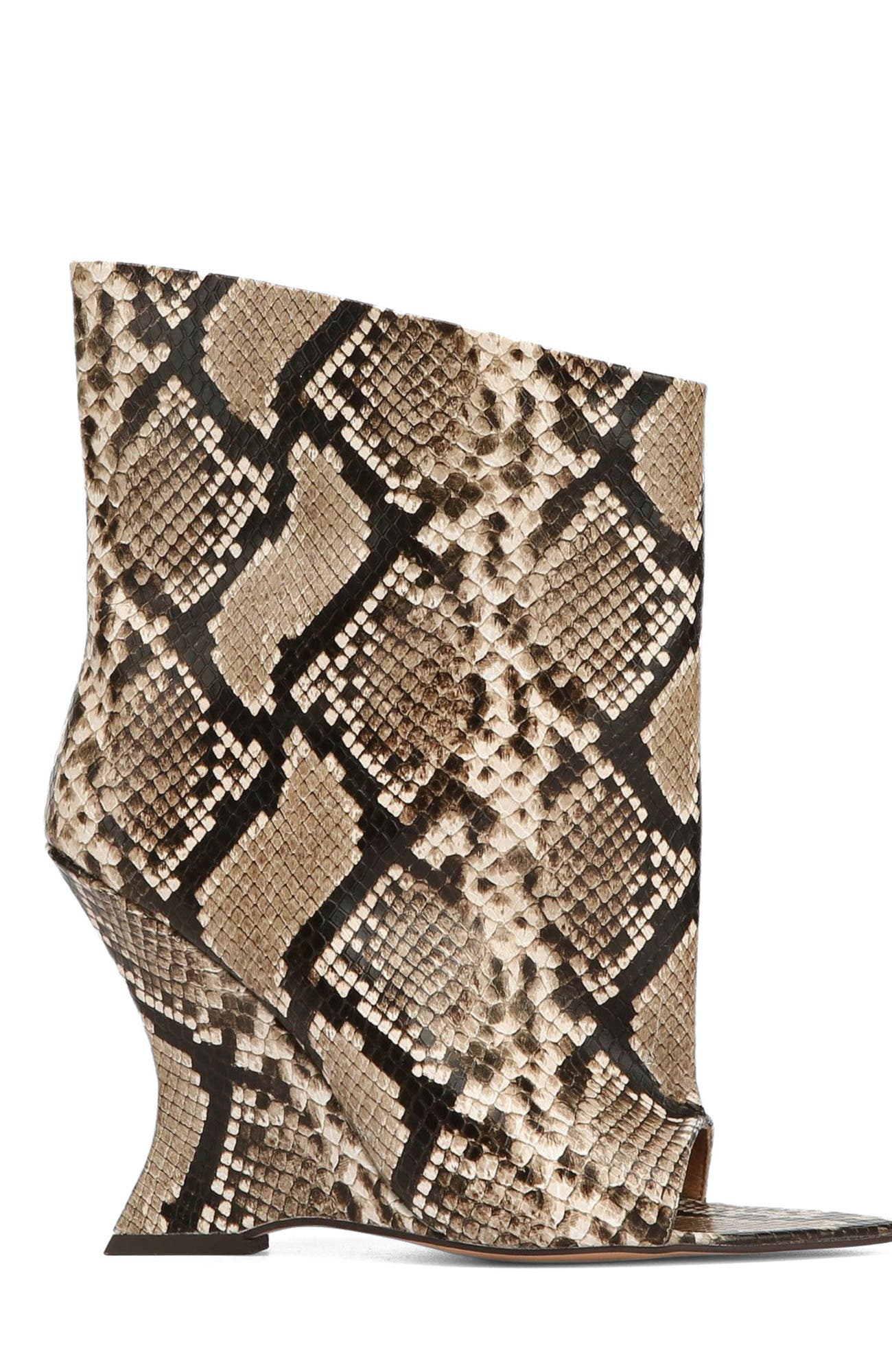  Natural Snake