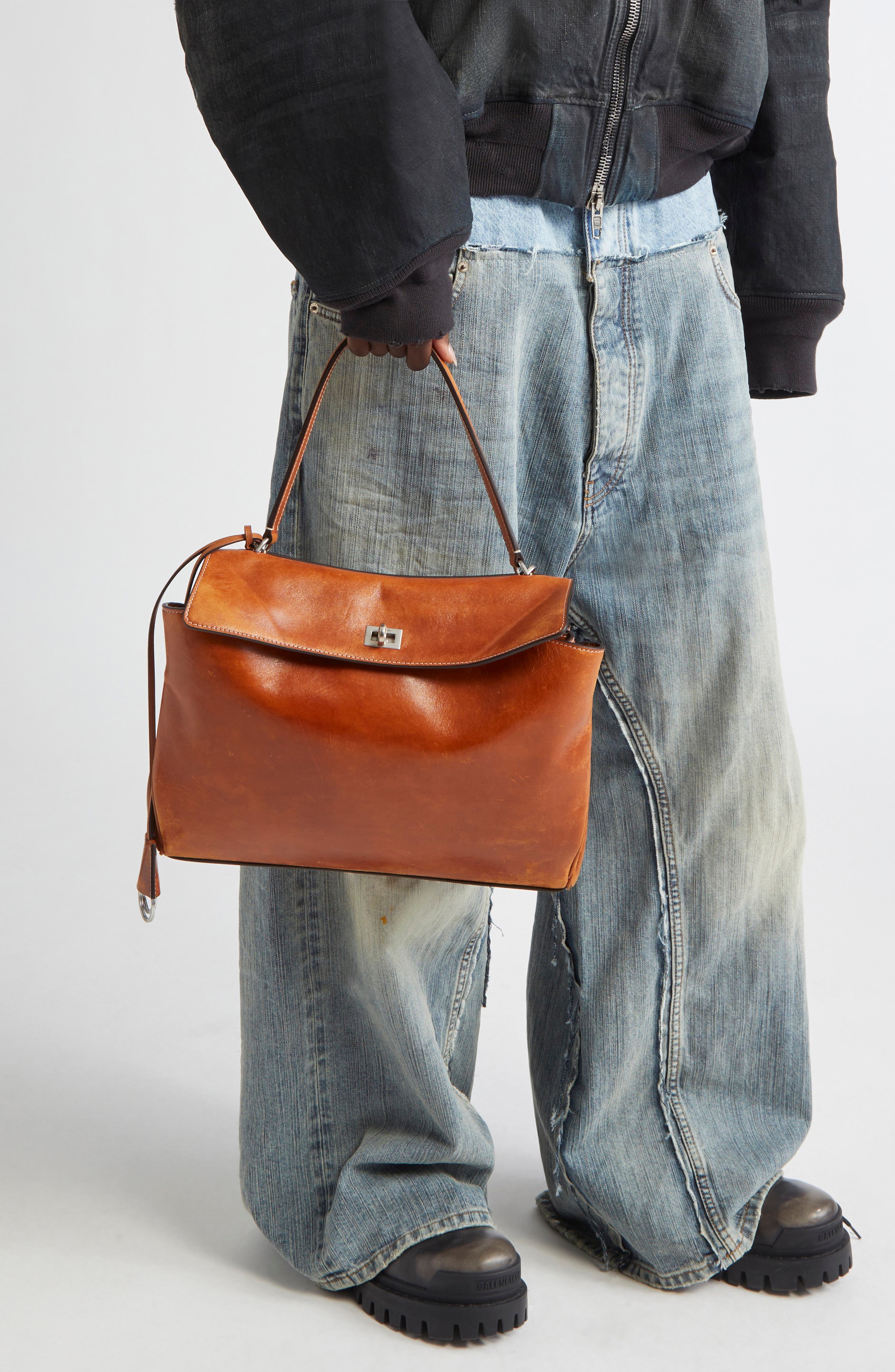 Balenciaga Medium Rodeo Leather Top Handle Bag, Alternate, color, 2753 Tan Cowboy