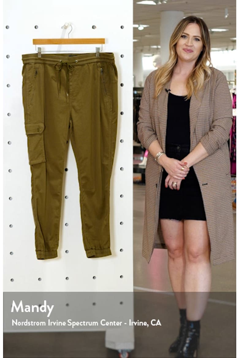 Drop Yoke Cargo Joggers video