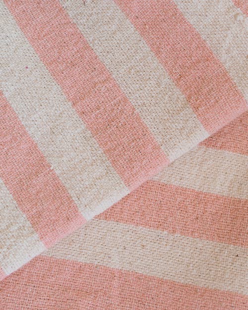 Kd Weave Stripe Towel In Pink