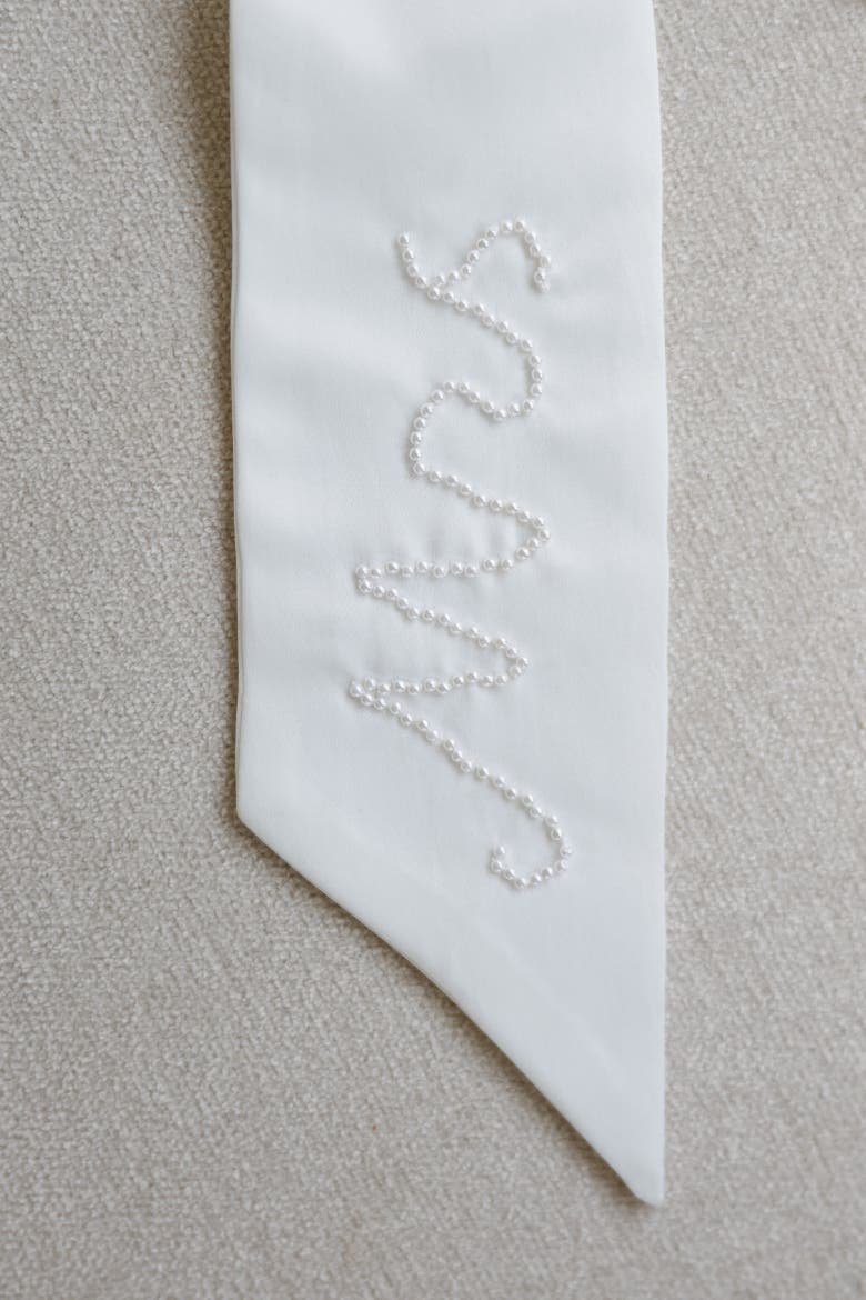 Mrs Pearl Bow, Alternate, color, White