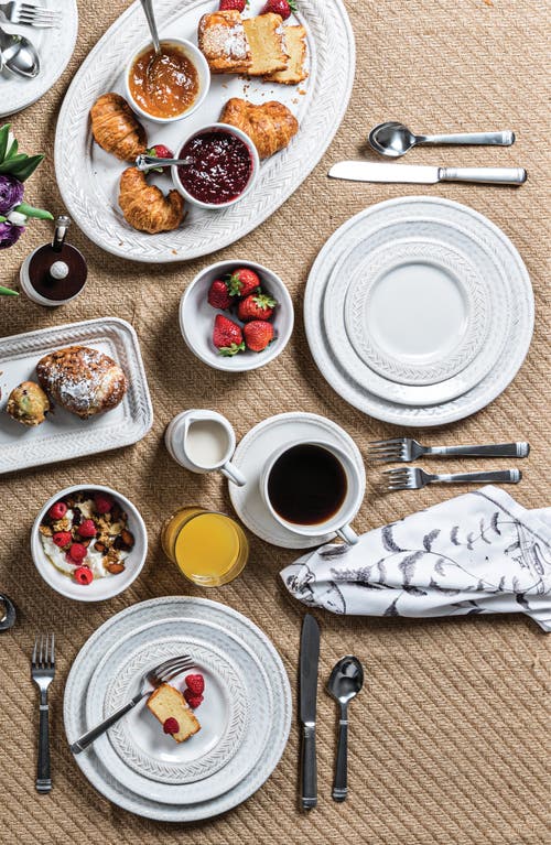 Juliska Le Panier 16-piece Dinnerware Set In Whitewash