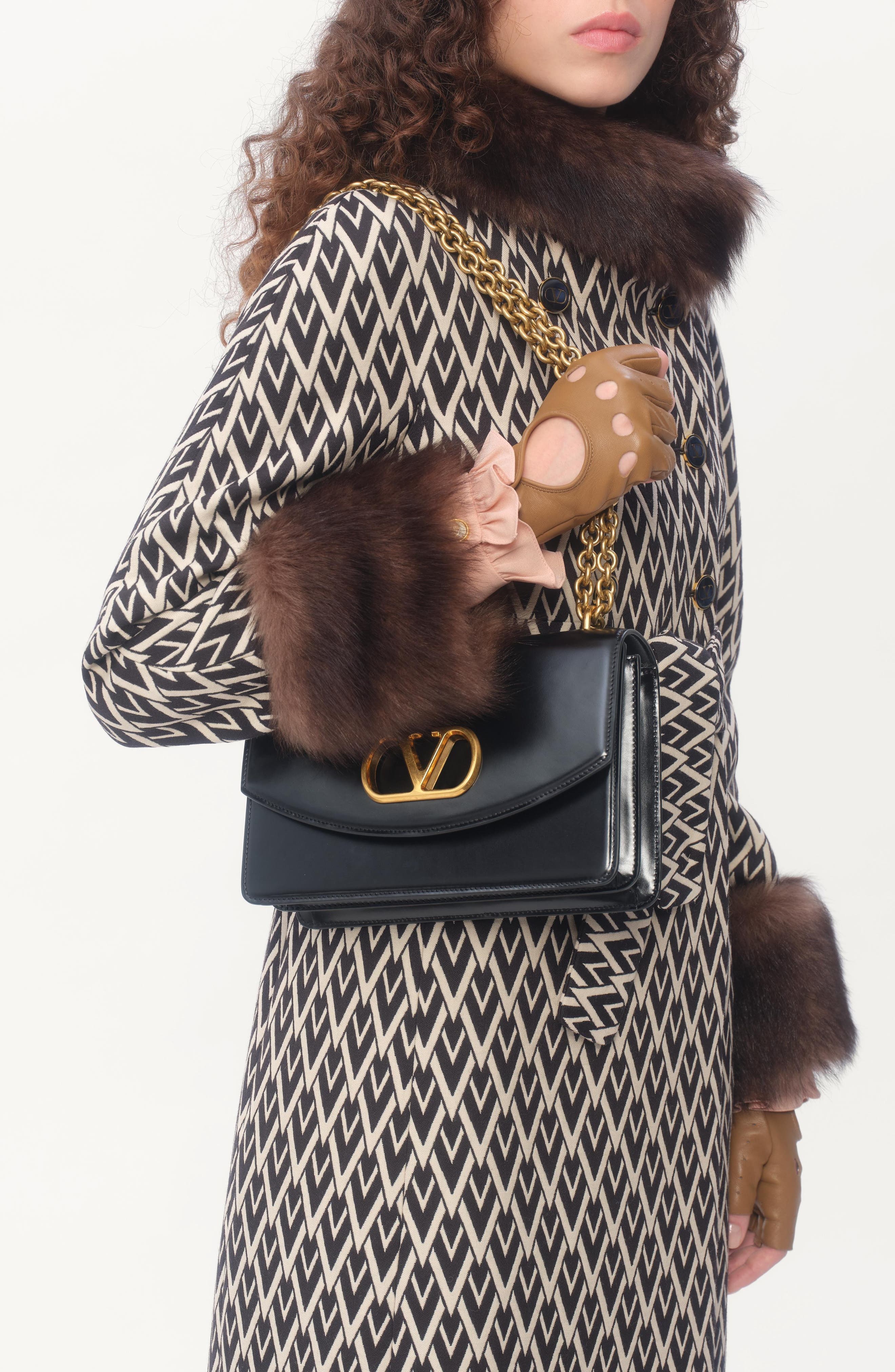 Valentino Garavani Vain VLOGO Leather Shoulder Bag, Alternate, color, Black