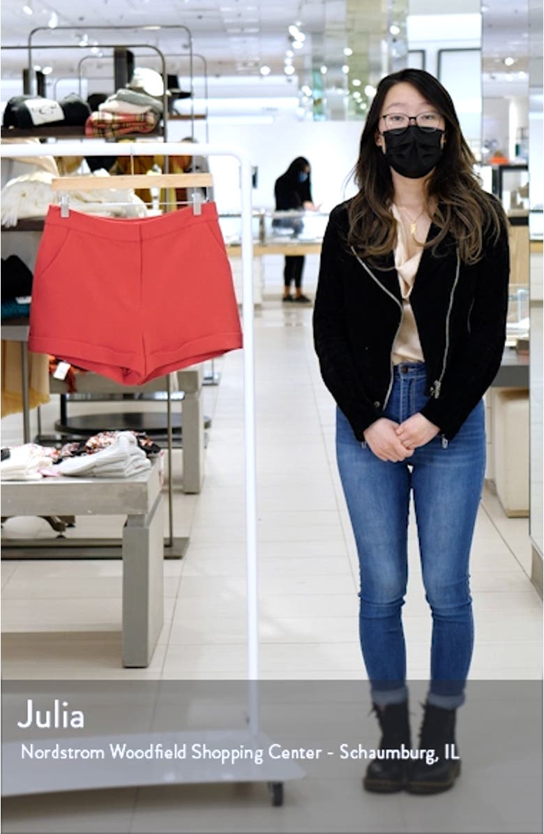 Elaine Shorts, sales video thumbnail