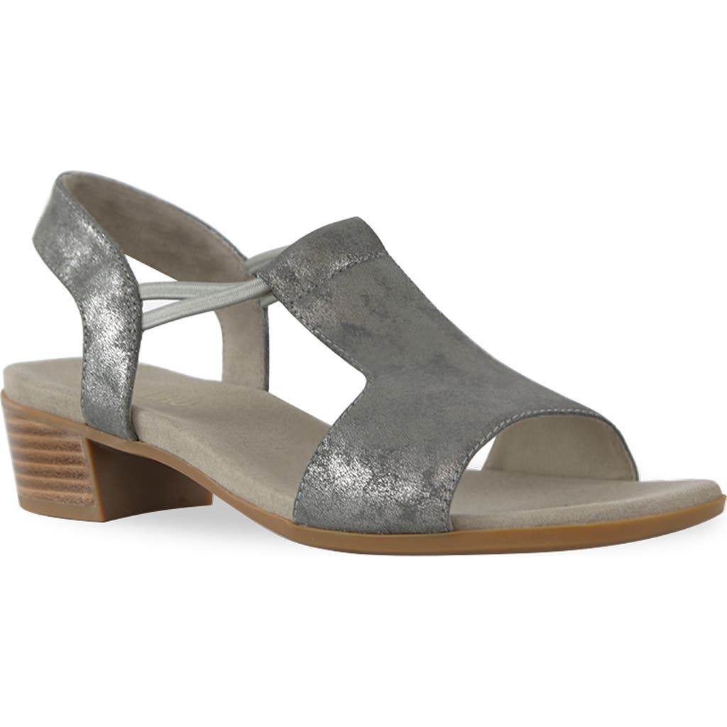 Munro Susan T-strap Sandal