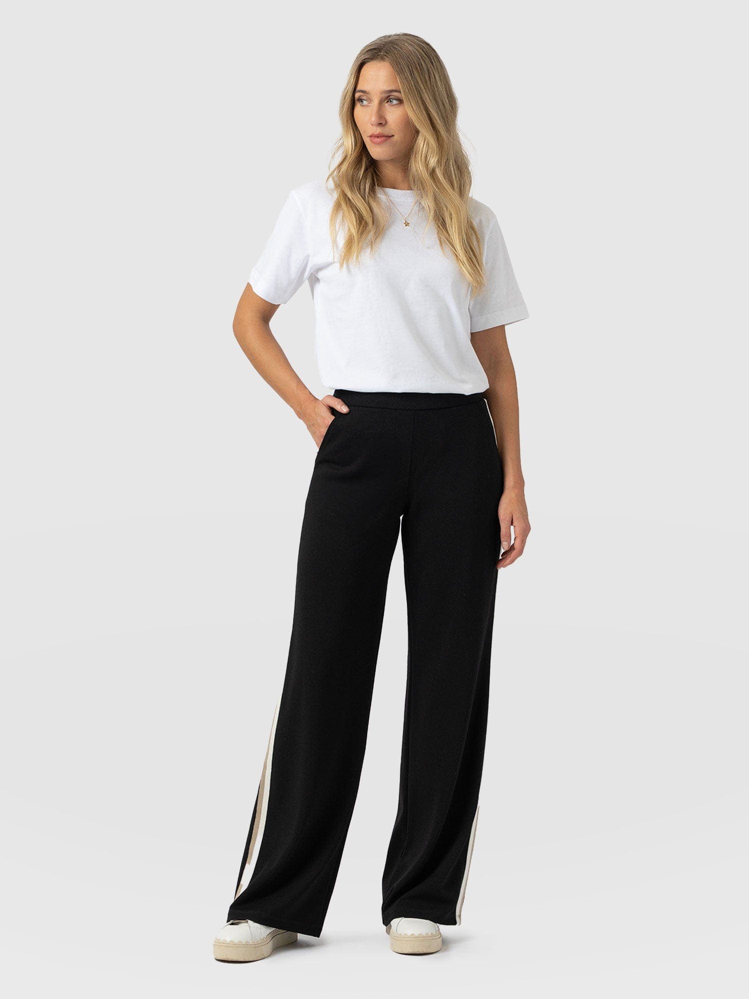 Black Cream/Beige Stripe