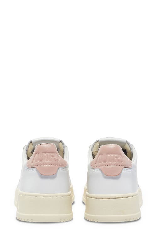 Autry Low Medalist Sneakers In White Leather E Powder E Suede Beige