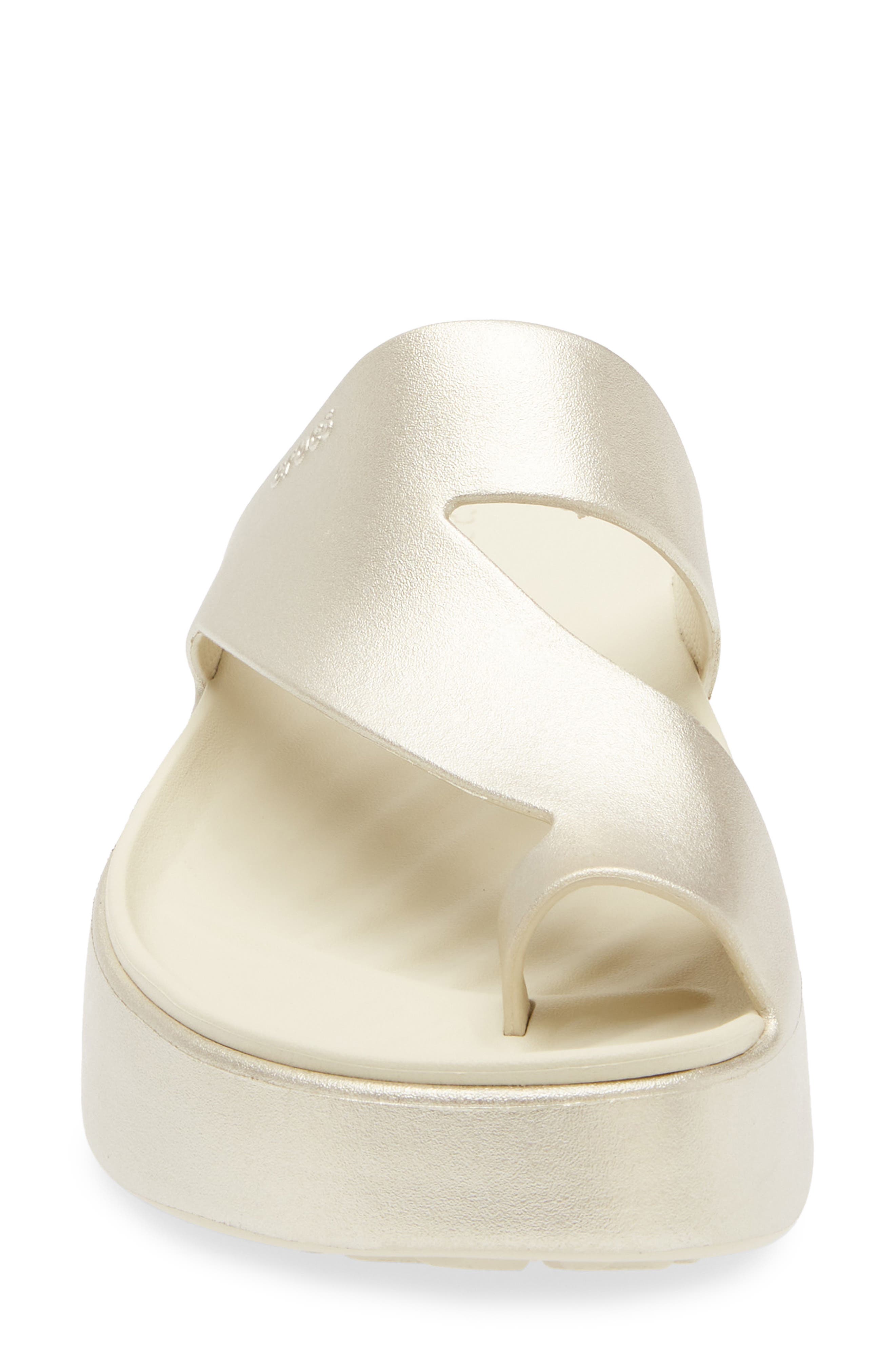CROCS Getaway Toe Loop Platform Sandal, Alternate, color, Champagne Metallic