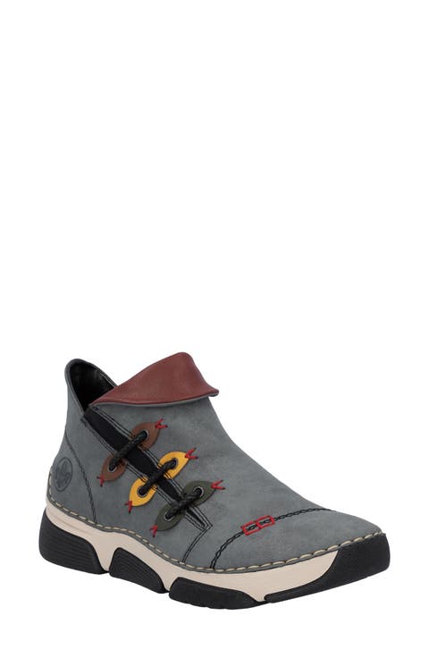 Angela Sneaker
