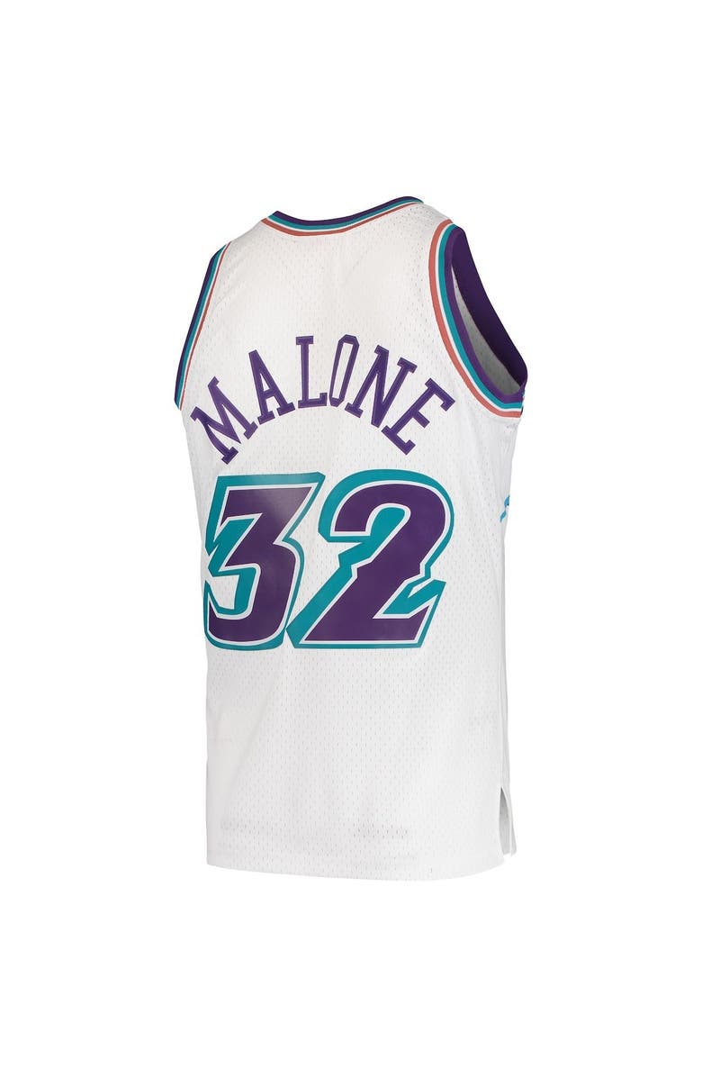 Mitchell & Ness Men's Mitchell & Ness Karl Malone White Utah Jazz 1996/97 Hardwood Classics Swingman Jersey, Alternate, color, 