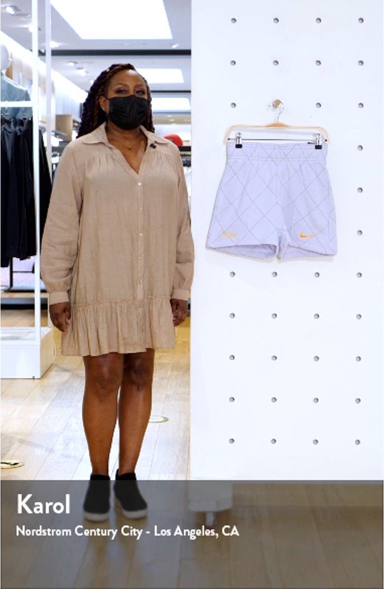 Sportswear Quilted Fleece Shorts, sales video thumbnail