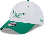 New Era Men's New Era White/Kelly Green Philadelphia Eagles 2025 NFL Training Camp Throwback Logo 39THIRTY Flex Hat