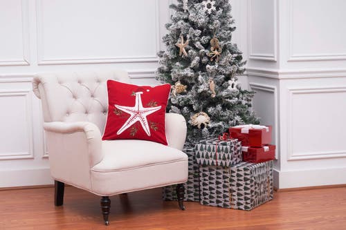 C & F Home C&f Home Sea Life Starfish Christmas Throw Pillow, 18" X 18" In Red