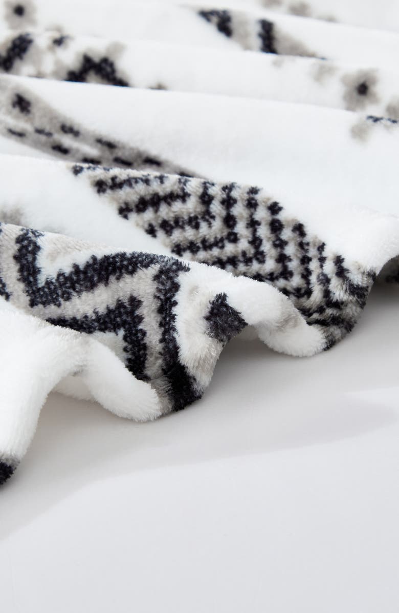 Wrangler Diamond Trail Fleece Blanket, Alternate, color, White/ Black