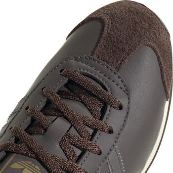Country Low Top Sneaker