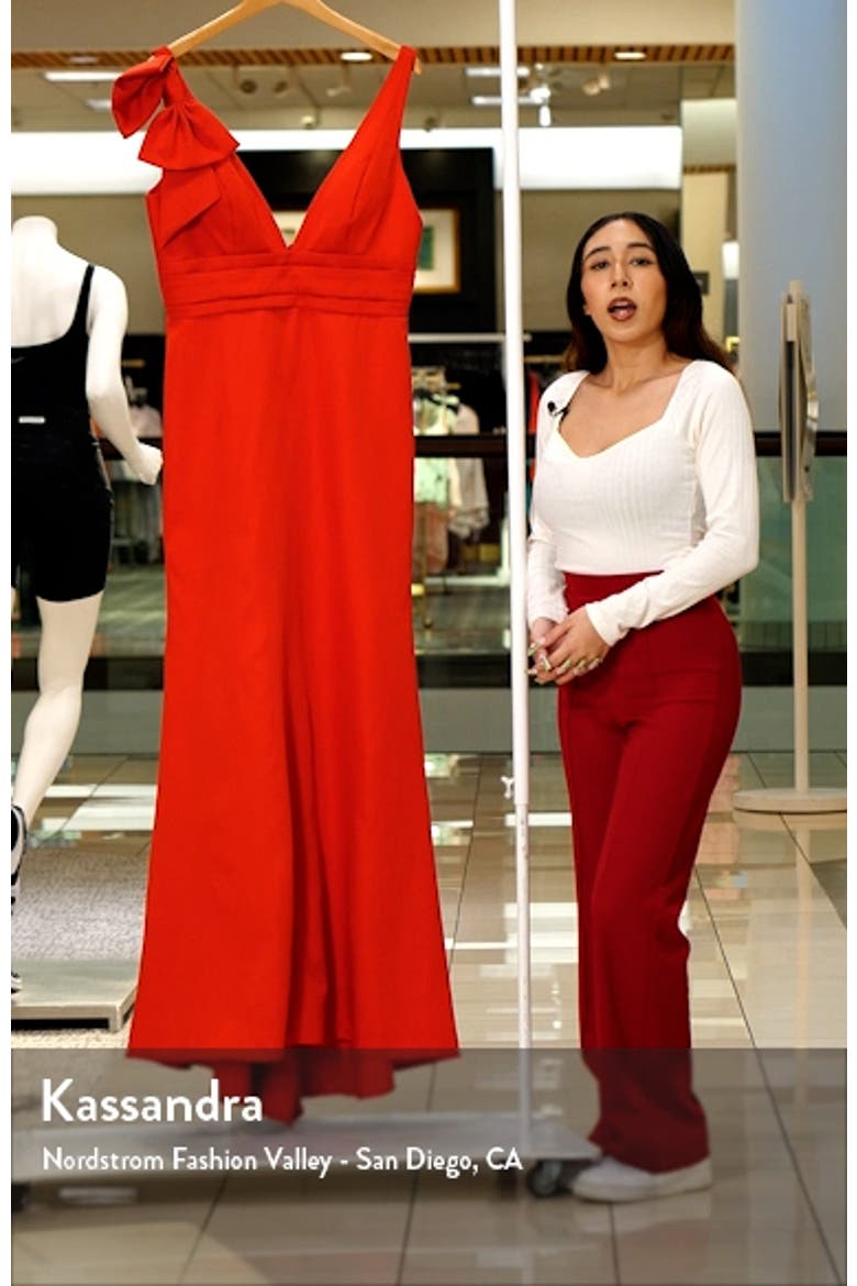 Sleeveless V Neck Bow Detail Mermaid Gown video