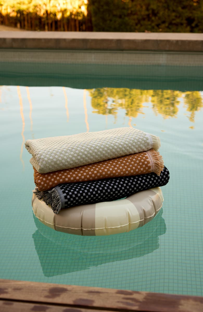 Parachute Riviera Organic Cotton Beach Towel, Alternate, color, Soft Black