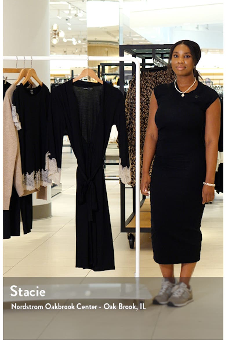 Luxe Shangri-La Robe video