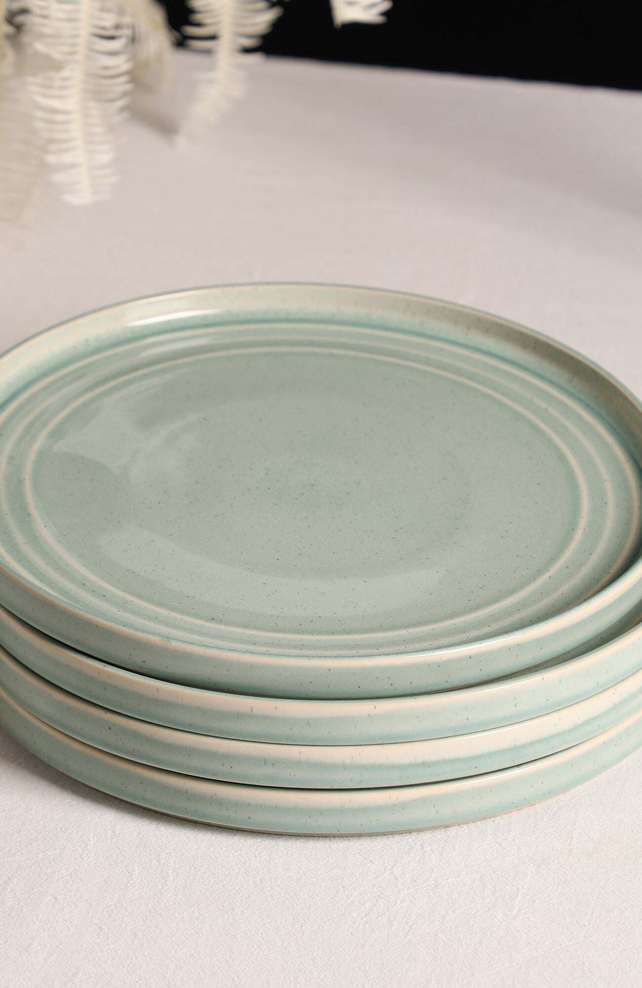 Claire Stoneware 4-Piece Dinner Plate Set - Thumbnail 5