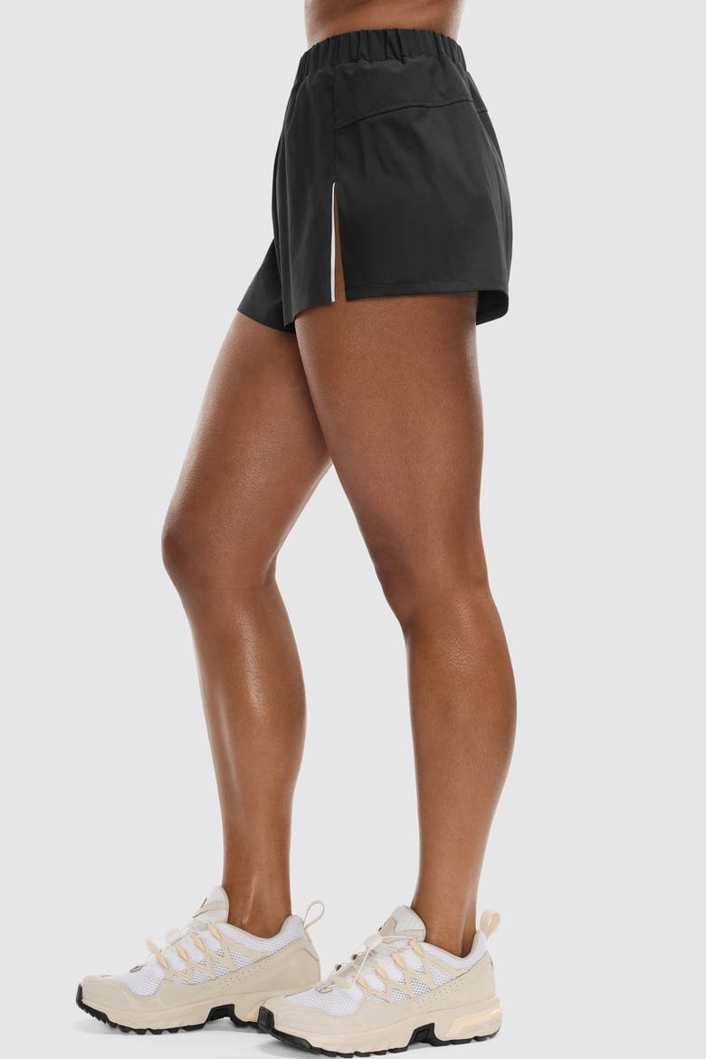 Output Geometric Run Short, Alternate, color, Black