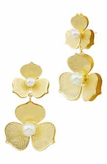 SAVVY CIE JEWELS Faux Pearl Mesh Flower Drop Earrings