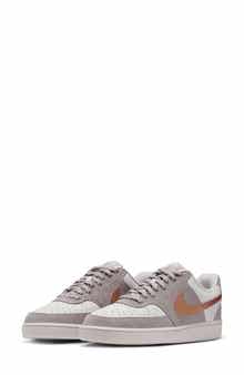 Court Vision Low LX Sneaker