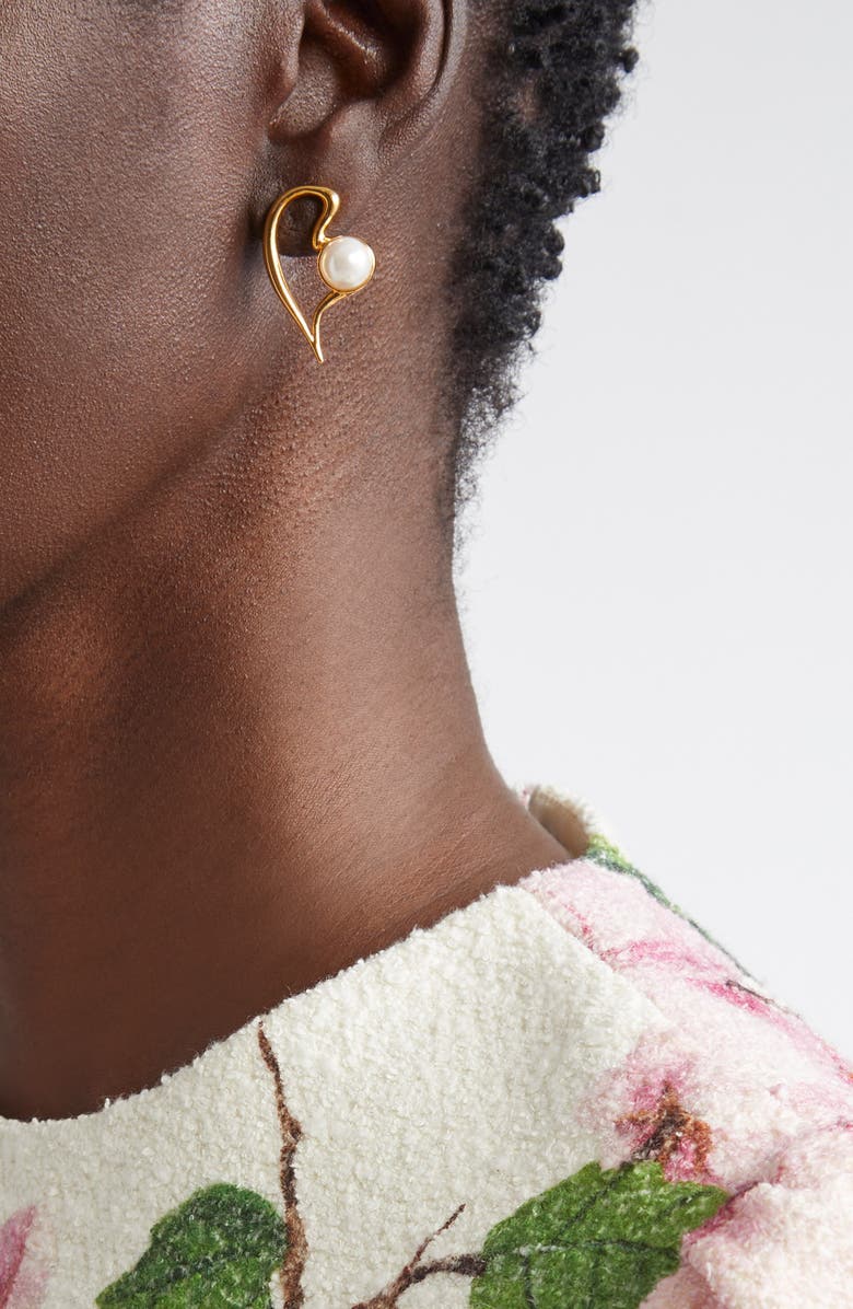Oscar de la Renta Small Heart Faux Pearl Earrings, Alternate, color, Pearl